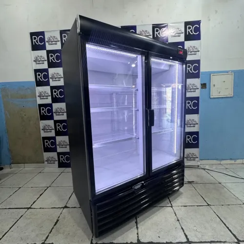 Geladeira Expositora Duas Portas - Perfeita para o seu negócio!