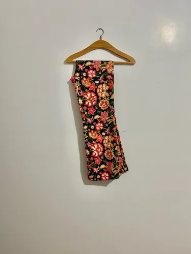 Calça feminina floral - estampa Frida khalo