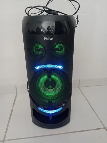 Caixinha de som Philco.
