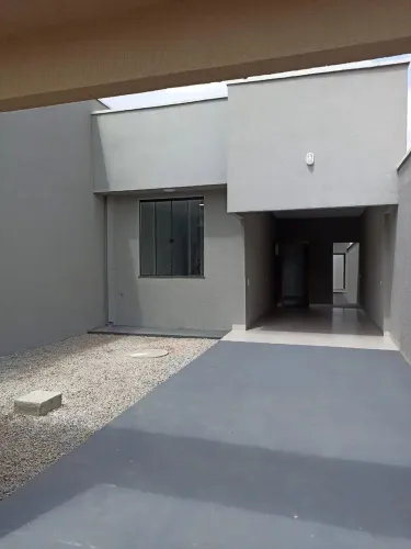 Casa com 3 quartos 1 suíte com quintal em Neropólis