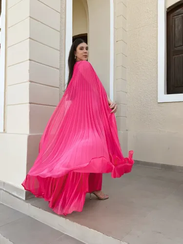 Vestido de festa rosa plissado