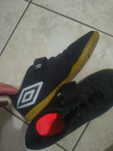 Chuteira society futsal umbro original tamanho 36