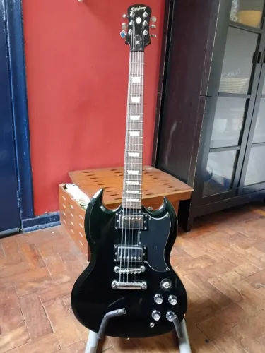 Guitarra Epiphone SG G400 black aceito troca 