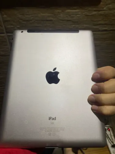 iPad Wi-Fi 16GB - Prata usado todo original