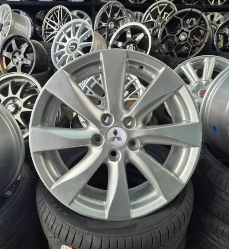 Jogo de rodas Lancer aro 18 5x114 originais 