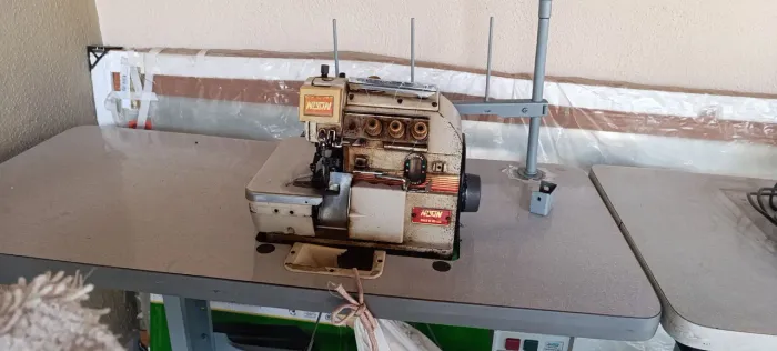 Máquina de custura industrial 