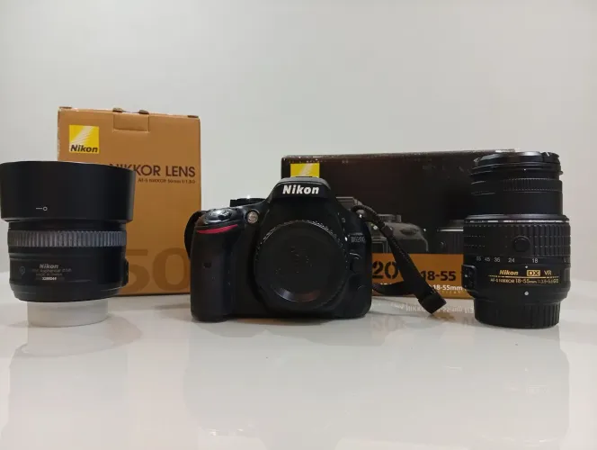 Camera Fotográfica Nikon D5200 - 6350 Clics