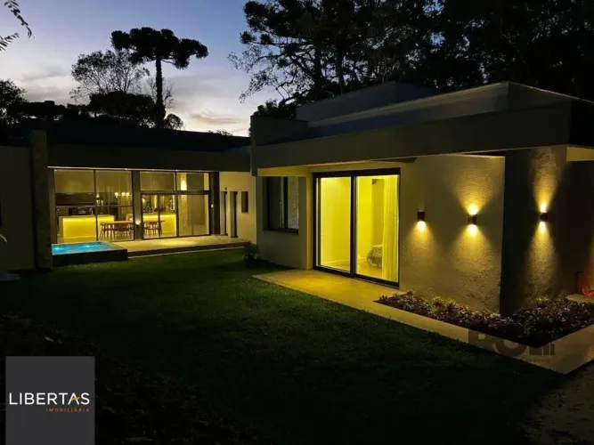 Casa toda térrea 400m2 , 3 suítes