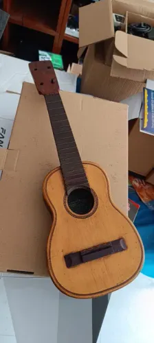 Cavaquinho Tranquilo Giannini antigo para restaurar.