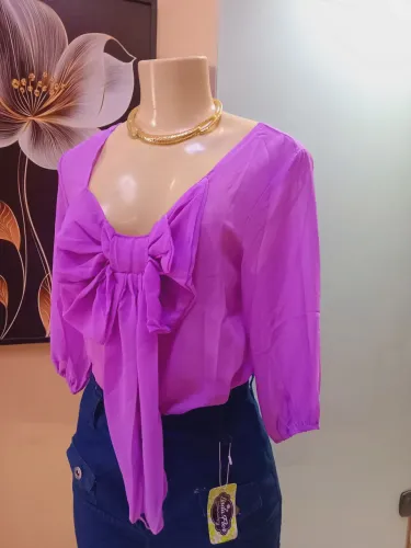 Blusa Lilás com Detalhe de Laço
