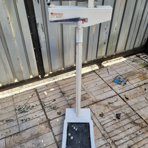 Vende se uma Balança antropomedica