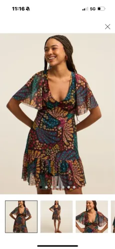 Vestido Floral com Mangas Especiais