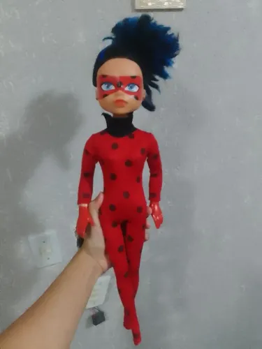 Boneca Ladybug + Cat Noir.