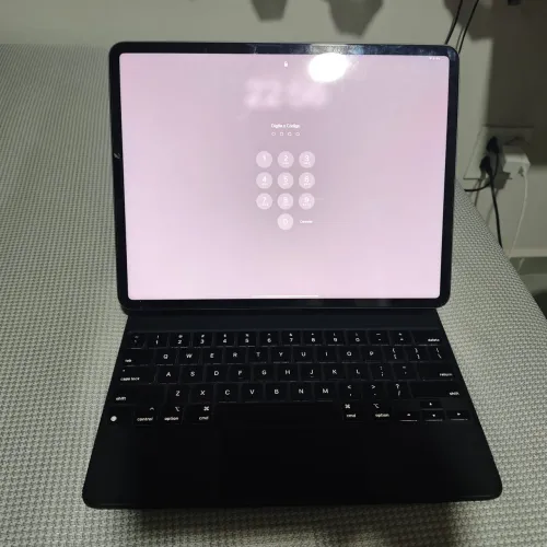 iPad pro 5 512G Apple com Magic Keyboard