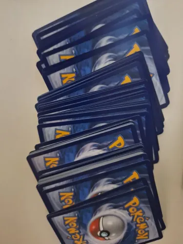 Lote de 100 Cartas Pokemón originais!
