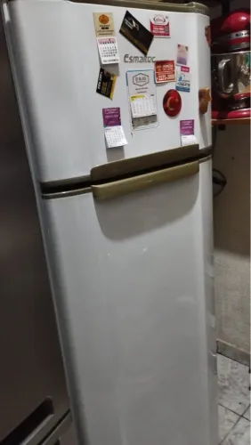 Geladeira Esmaltec Branca 276 litros