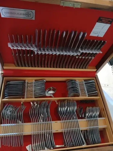 FAQUEIRO AÇO INOX HERCULES - SEM USO - estojo Madeira 119 peças - ANTIGUIDADE  RARA