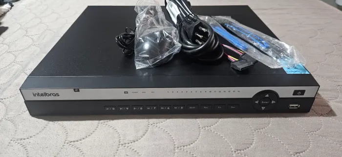 Gravador de vìdeo NVR 16 canais Poe + 4K Modelo: Nvd 3316 P  Intelbras