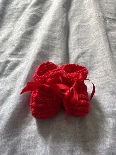Sapatinho de bebê RN vermelho de 0 a 3 meses