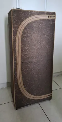 Sapateira vertical prática e compacta.