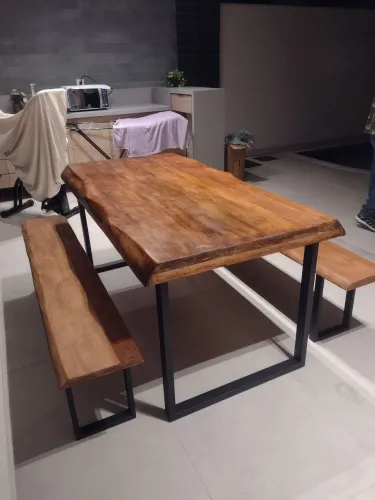 Mesa de Jantar Rústica com Bancos