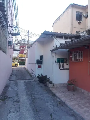 Loja comercial na rua Cachambi 318 fds
