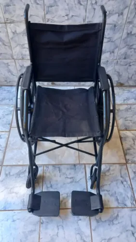 Vendo cadeira de rodas
