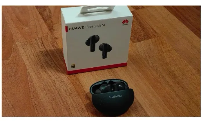 Huawei freebuds 5i em excelente estado funcionando tudo perfeito fones e case