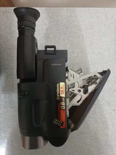 filmadora compacta antiga  