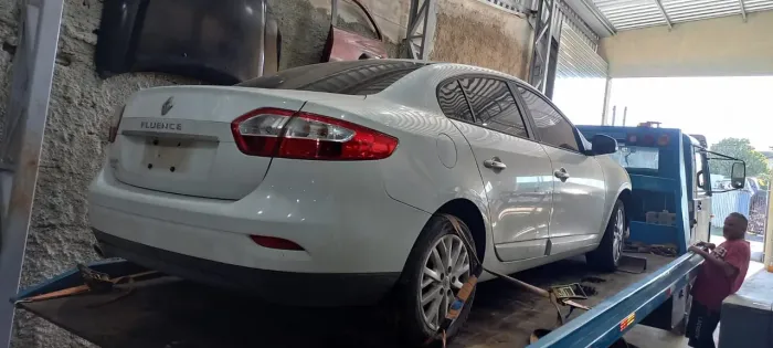Sucata Renault Fluence 2.0  para venda de peças