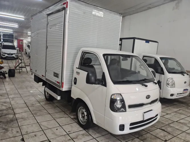 Kia bongo baú diesel turbo diesel 4x2 completo 
