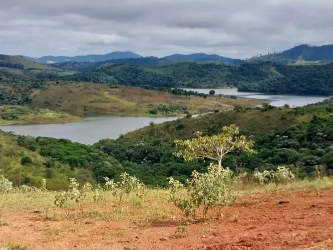 Terrenos  de  20.000 m²  Com Vista Para a Represa de  Piracaia