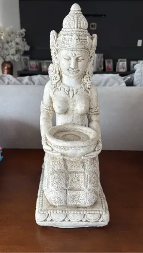 Escultura Decorativa Deusa Tara - Elegância para seu Lar
