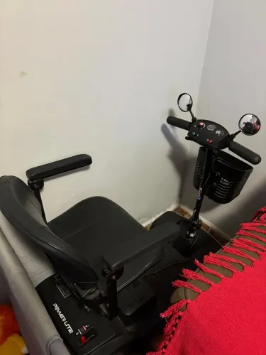 Cadeira Scooter elétrica para pessoas com deficiência