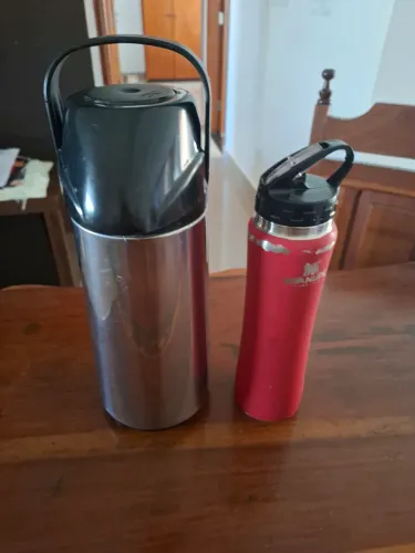 Garrafa térmica invicta, Garrafa térmica staney