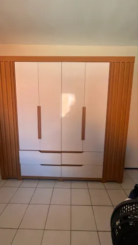 Guarda Roupa - 4 meses de uso