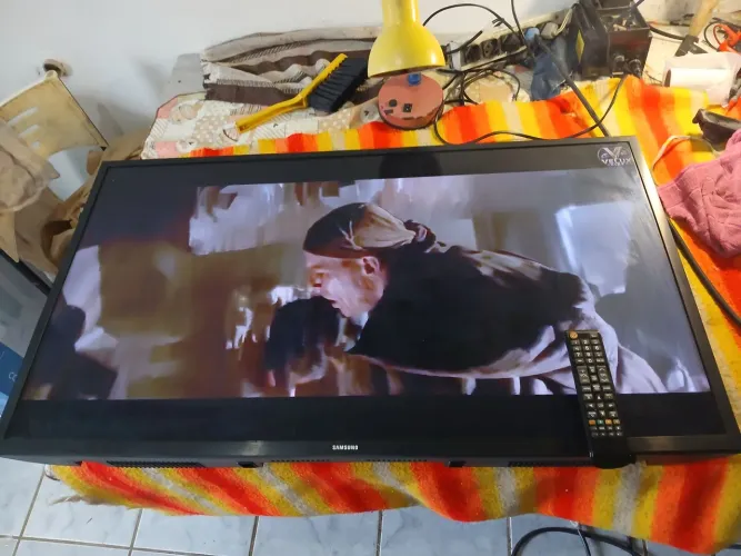 Vende-se uma tv samsung 40 polegadas smart tv