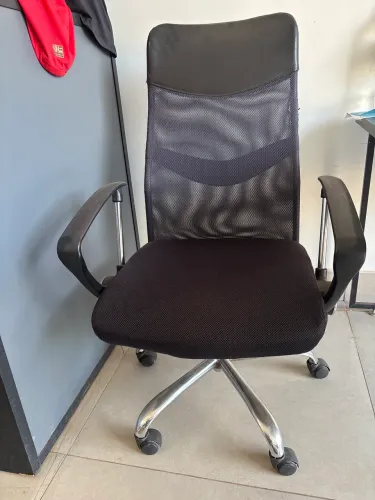 Cadeira (parcelo em até 3 vezes sem juros)