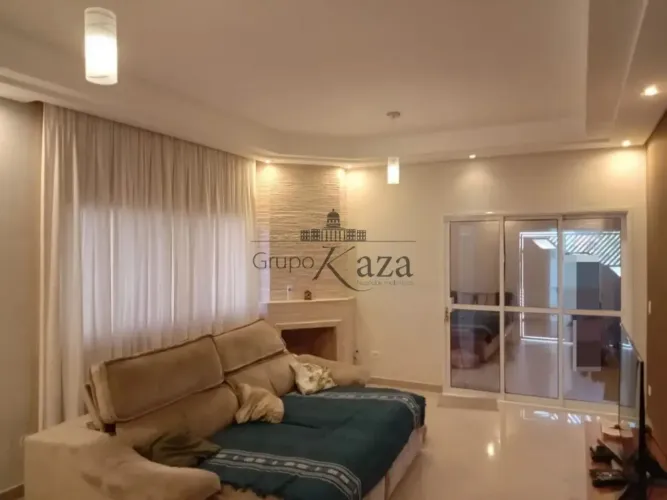 Oportunidade - Casa - Vila das Flores - 4 Dormitórios - 165m².