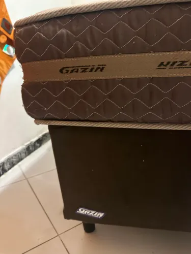 Cama box com colchão 