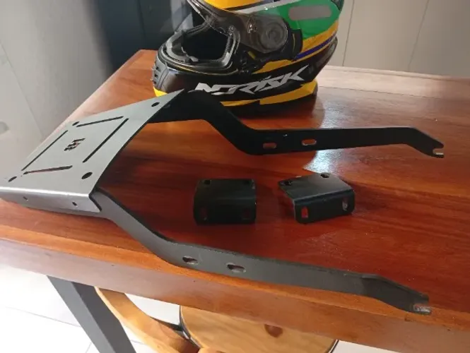 Suporte baú p/ Hunter 350 usado por 6 meses apenas