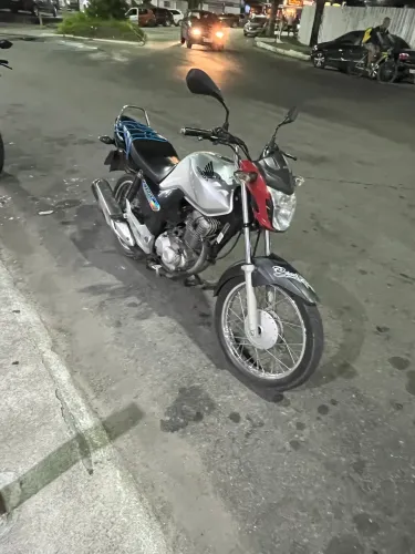 Vendo 160 em dia no 26,moto boa em tudo,vendo ou troco em PALIO PITBUL  ou em gol g5