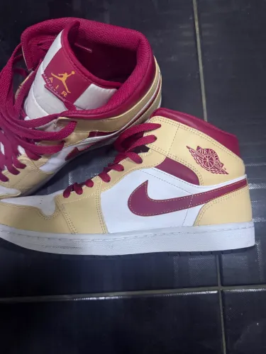 Tênis Nike jordan mid 1 Original Tamanho 44 (Pouco tempo de uso )