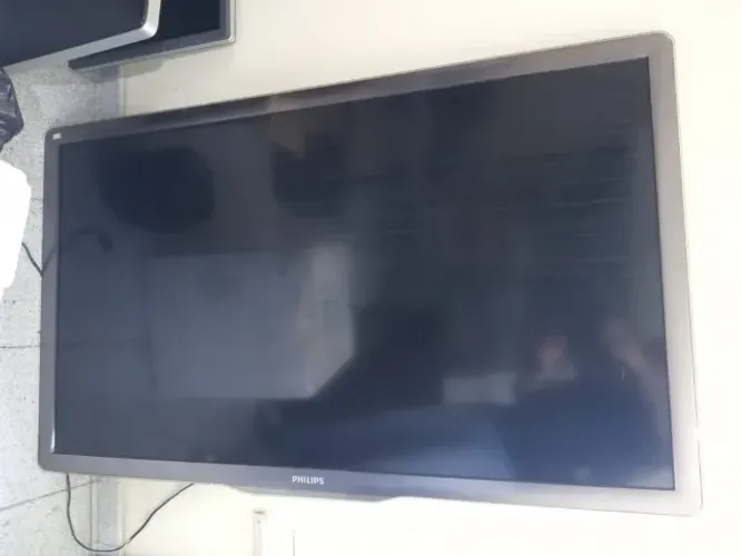 Vendo TV PHILIPS 52PFL8605D78 Leia