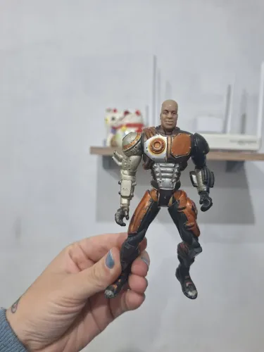 Figure articulada antiga Power Gauntlet Shaquille O'Neal