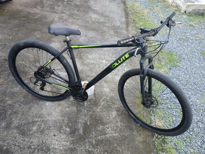 Bike aro 29 freio a disco 18 velocidades quadro 19 pneus bons 