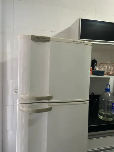 Geladeira 220v 2 portas