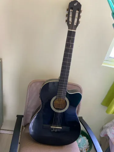 Vendo esse violão da Gennini