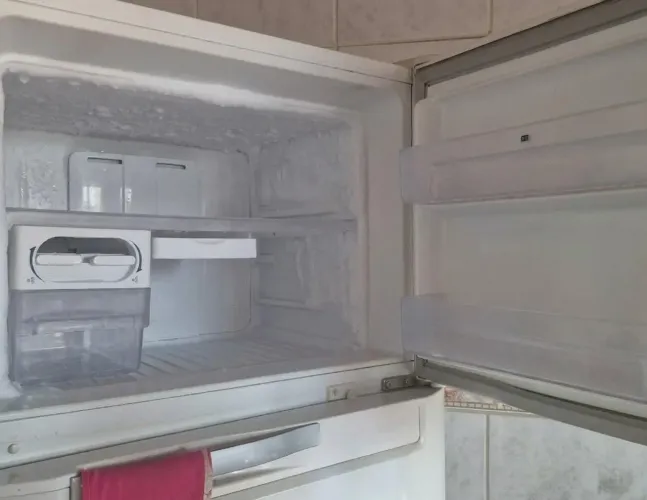 Vende-se geladeira eletrolux