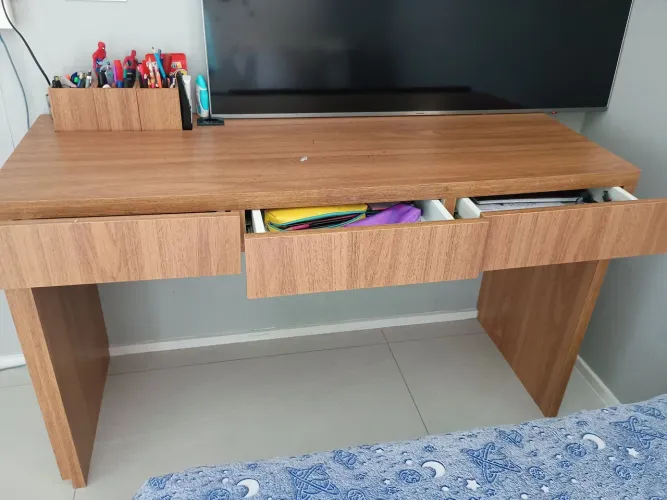 Escrivaninha/mesa de estudo